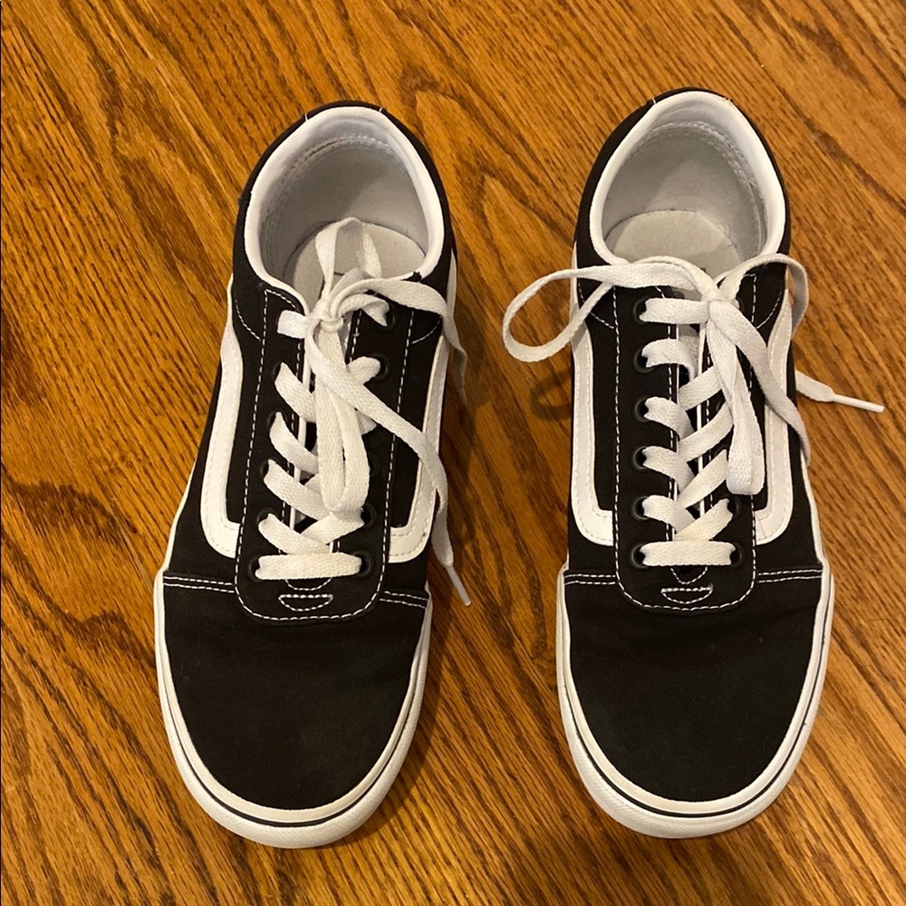 Stylish Vans size 8 Black and White Sneakers